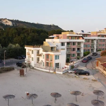 Sea Paradise Complex *