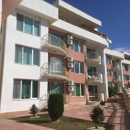 Sea Paradise Complex * كافارنا