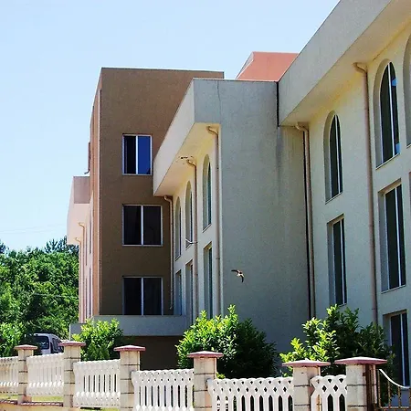 Sea Paradise Complex * Καβάρνα