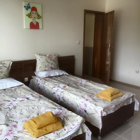 Sea Paradise Complex كافارنا