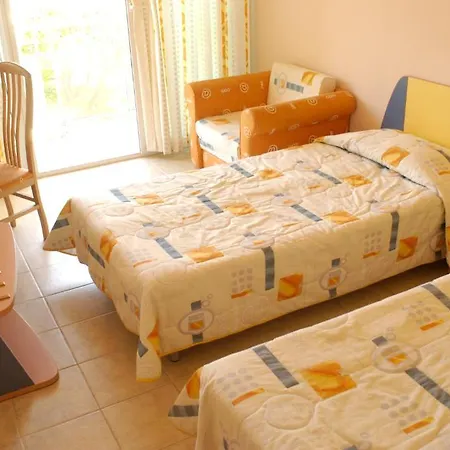 Sea Paradise Complex *